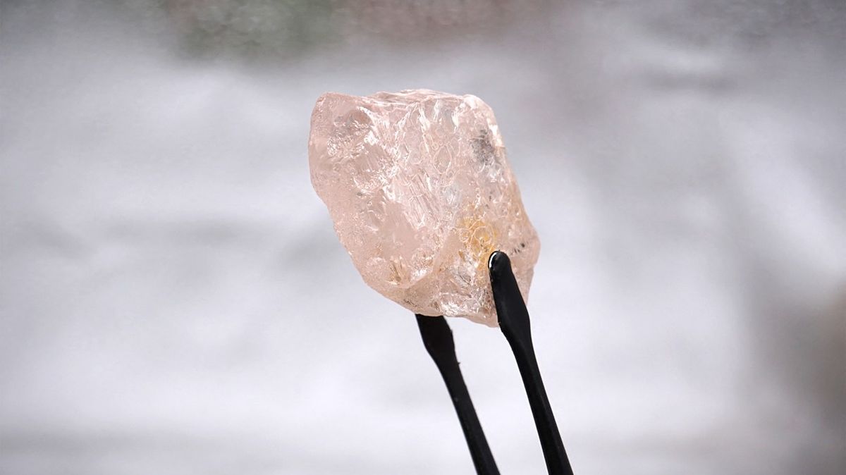 V Angole objevili největší růžový diamant za 300 let